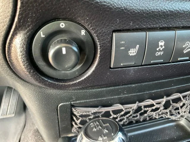 Used 2017 Black Jeep Unlimited Sahara image 39