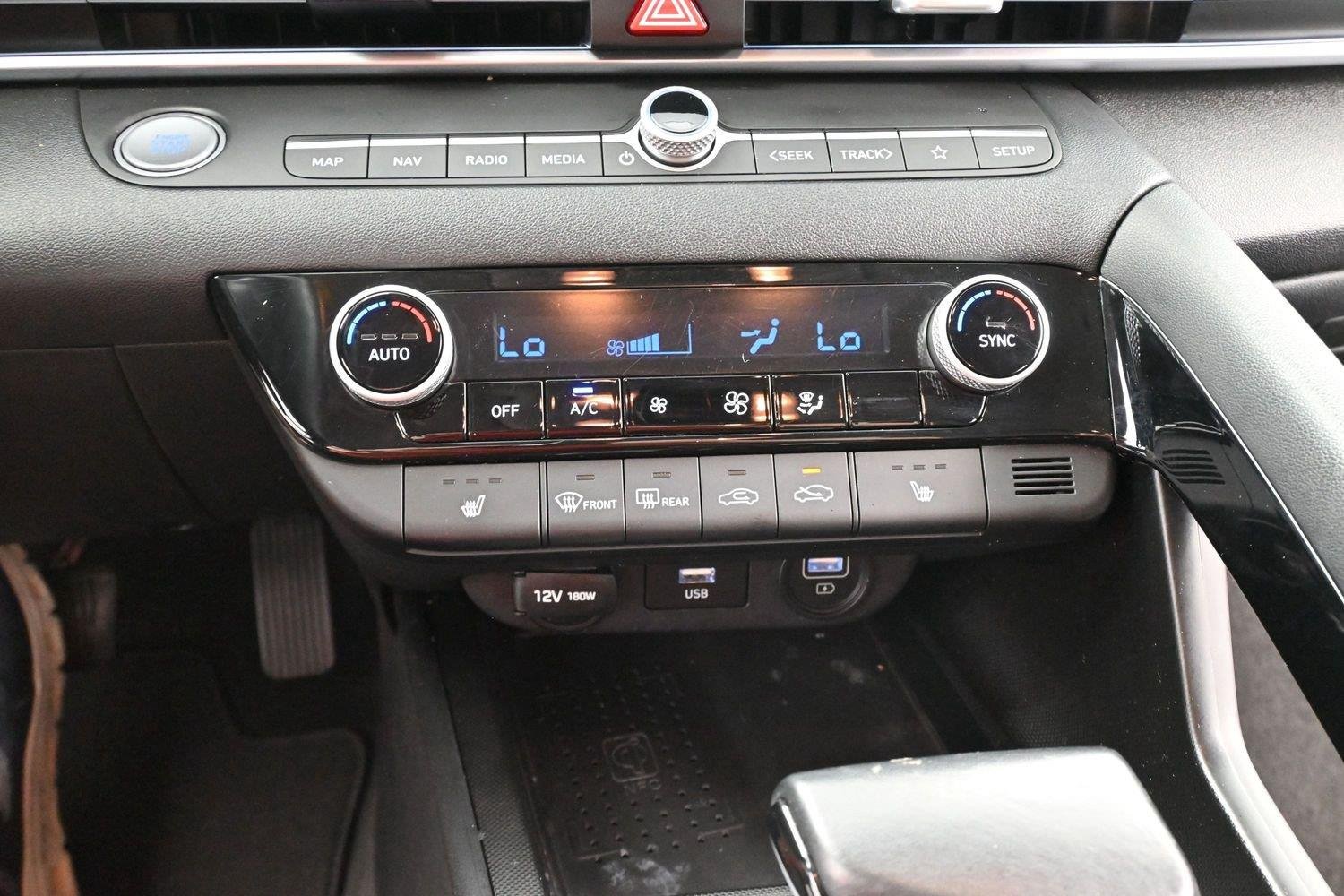 Used 2021 Phantom Black Hyundai Limited image 23