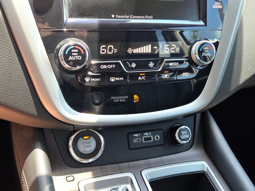 Used 2021 White Nissan Platinum image 29