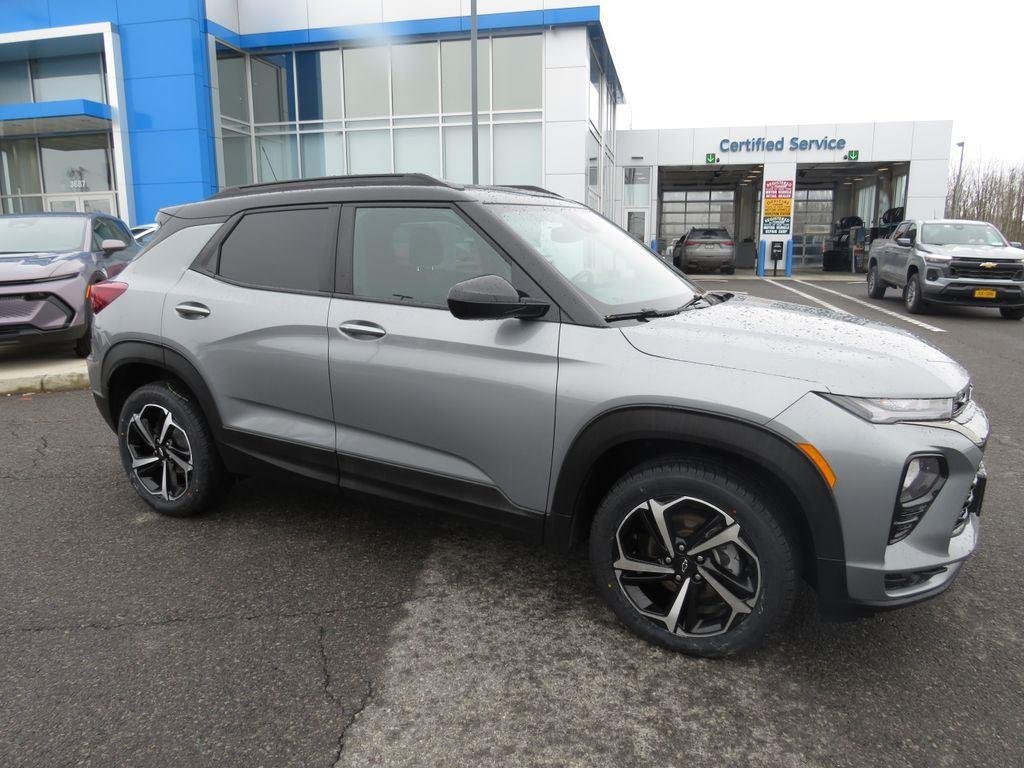 Used 2023 Sterling Gray Metallic Chevrolet RS image 4