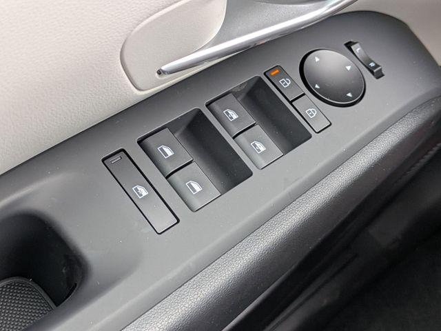 New 2026 Gray Hyundai SEL FWD image 26