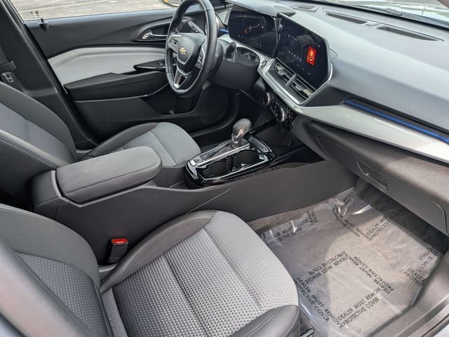 Used 2024 Sterling Gray Metallic Chevrolet LT image 33