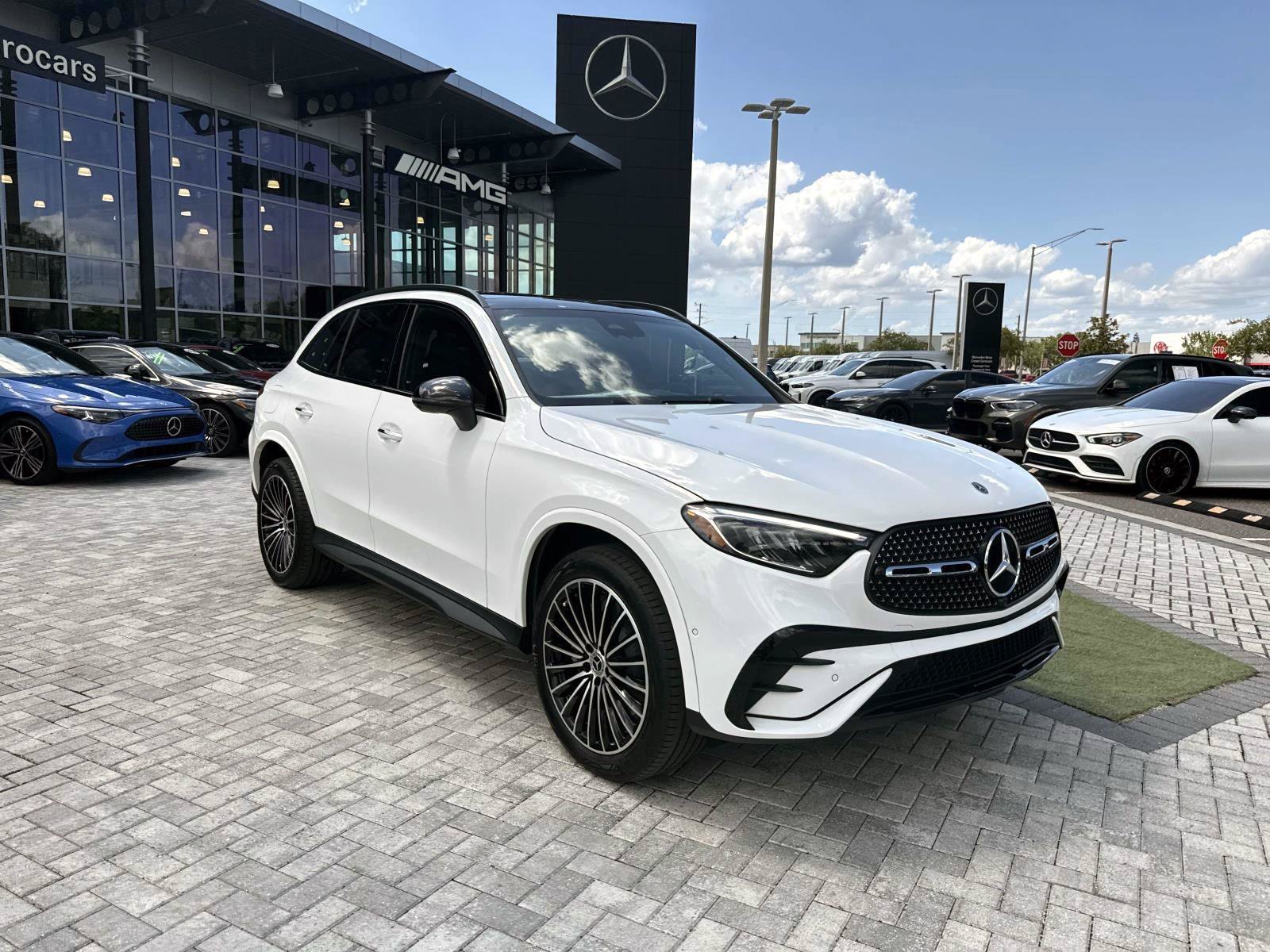 New 2026 Polar White Mercedes-Benz 300 SUV image 7