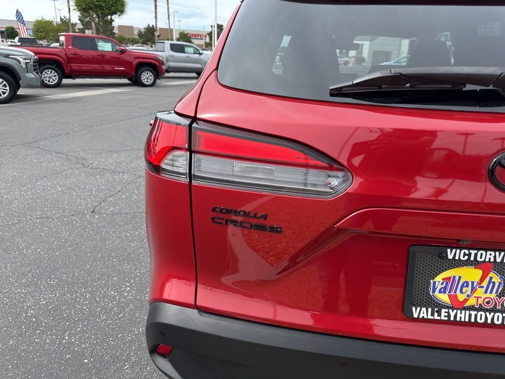 2022 Toyota Corolla Cross XLE - Photo 7