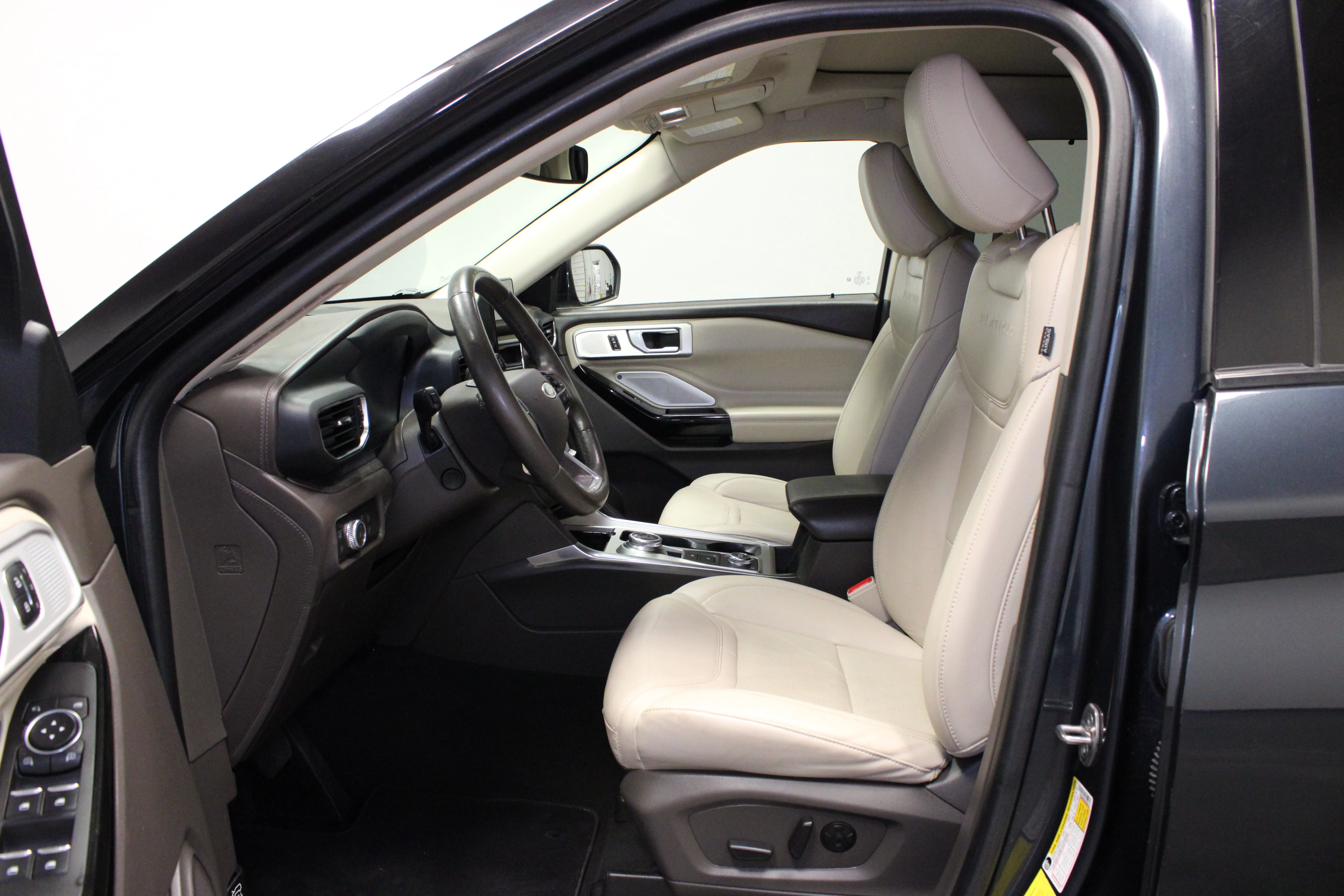 Used 2022 Stone Blue Metallic Ford Platinum image 20