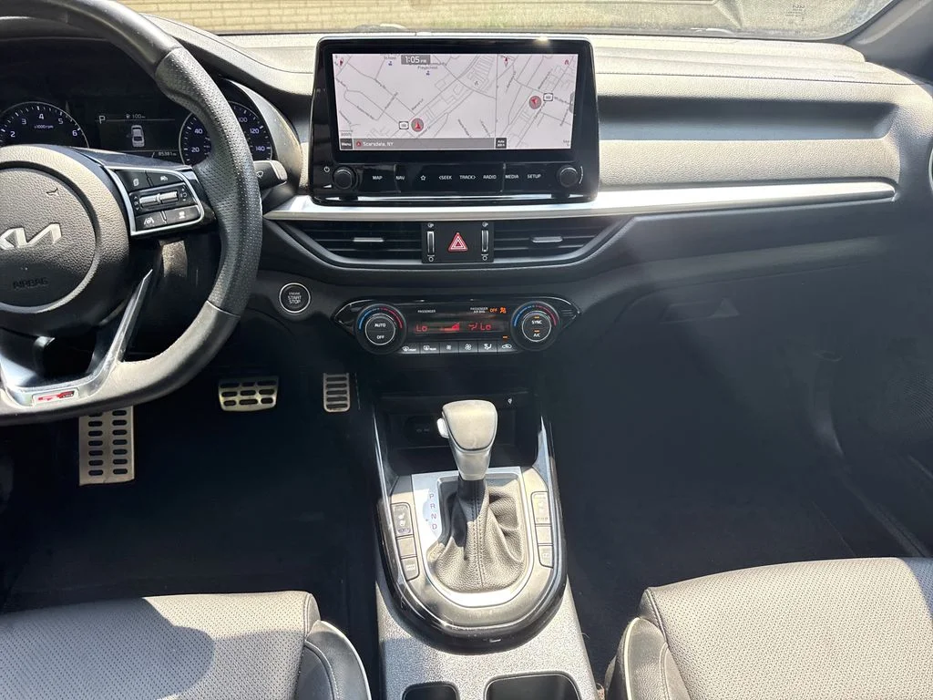 Used 2022 Snow White Pearl Kia GT-Line image 14