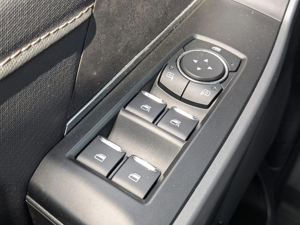 Used 2025 Red Ford XLT image 23