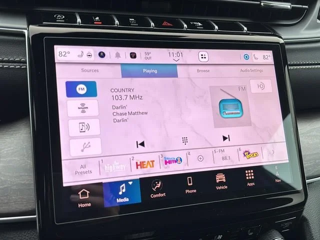 New 2025 Gray Jeep Limited image 34