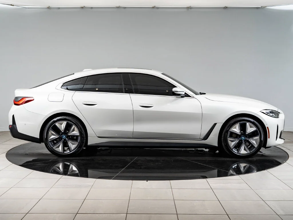 Used 2023 Mineral White Metallic BMW eDrive35 image 11