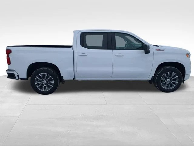 New 2026 Summit White Chevrolet RST image 11