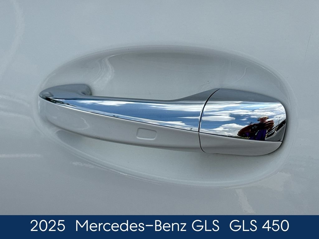 Used 2025  Mercedes-Benz GLS 450 image 14