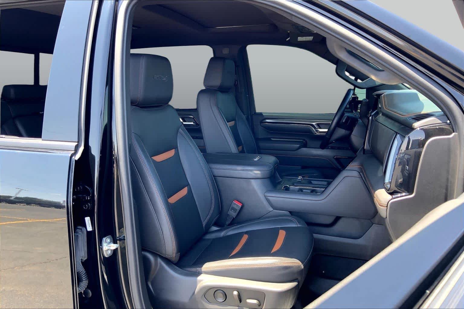 Used 2024 Onyx Black GMC AT4 image 9
