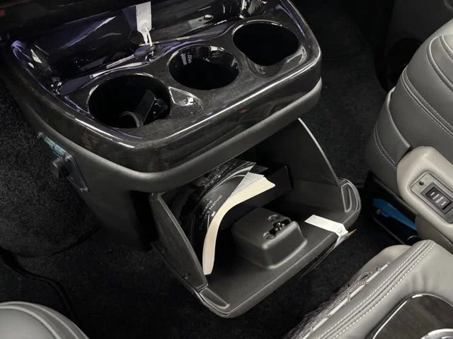 2026 GMC Savana Cargo Work Van - Photo 38