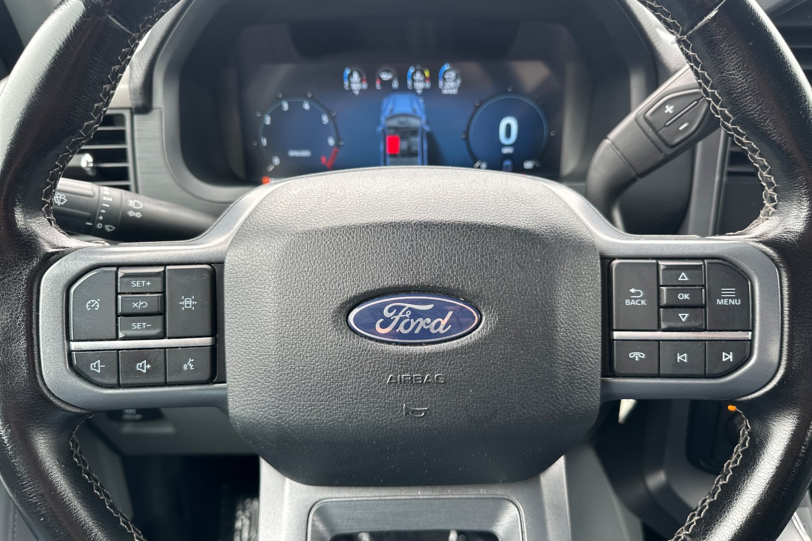 Used 2025 Agate Black Metallic Ford XLT image 25