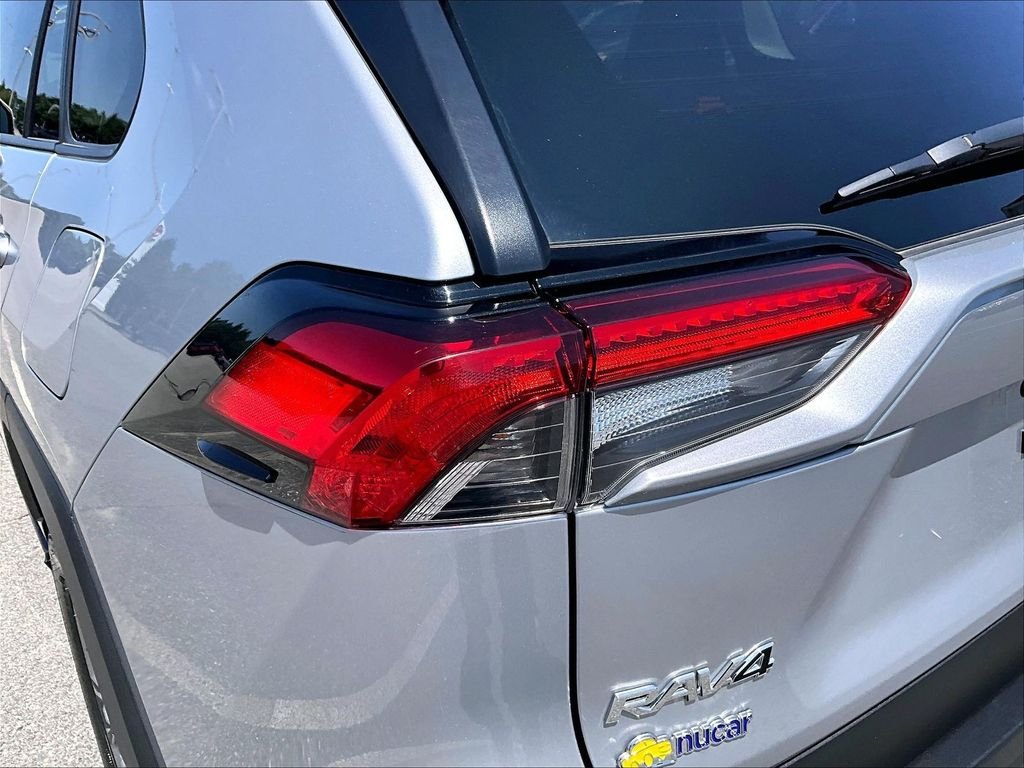 Used 2025 Silver Sky Metallic Toyota XLE image 34