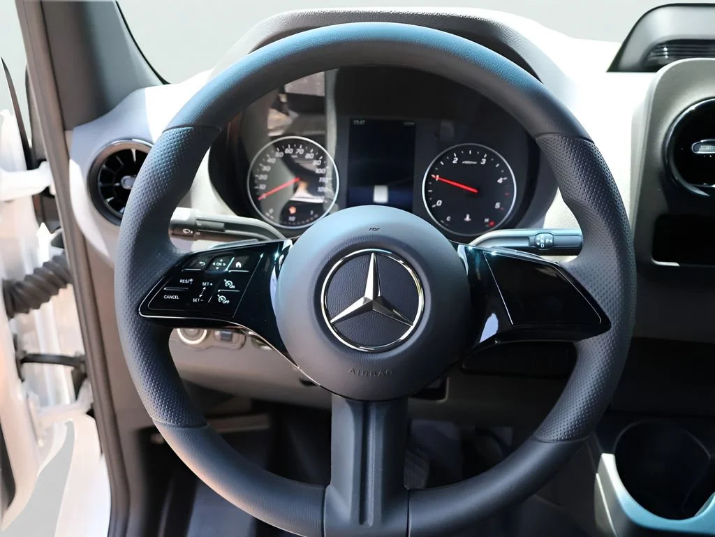 New 2025 Arctic+White Mercedes-Benz Cargo 144 WB image 75