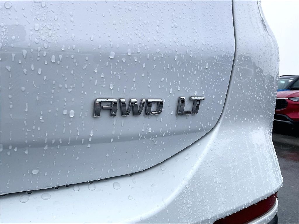 Used 2022 White Chevrolet LT image 26