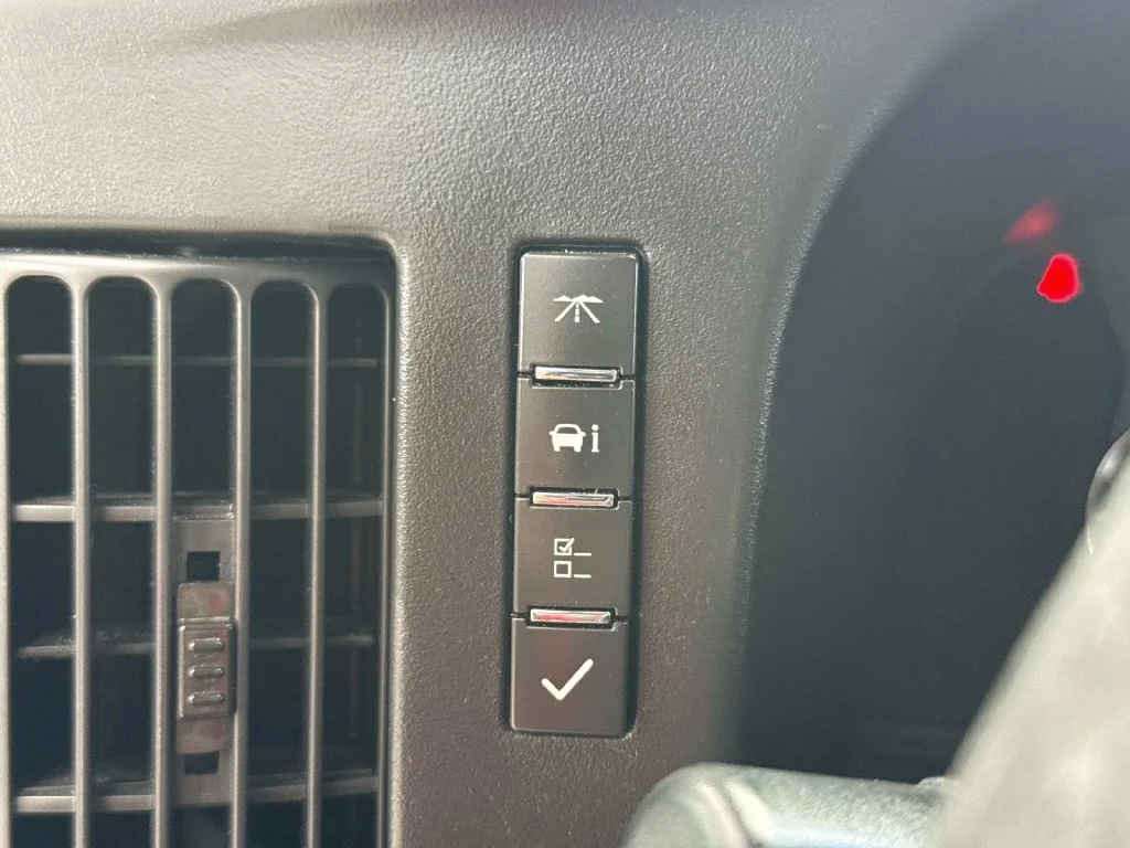 Used 2016 White Chevrolet LT image 36