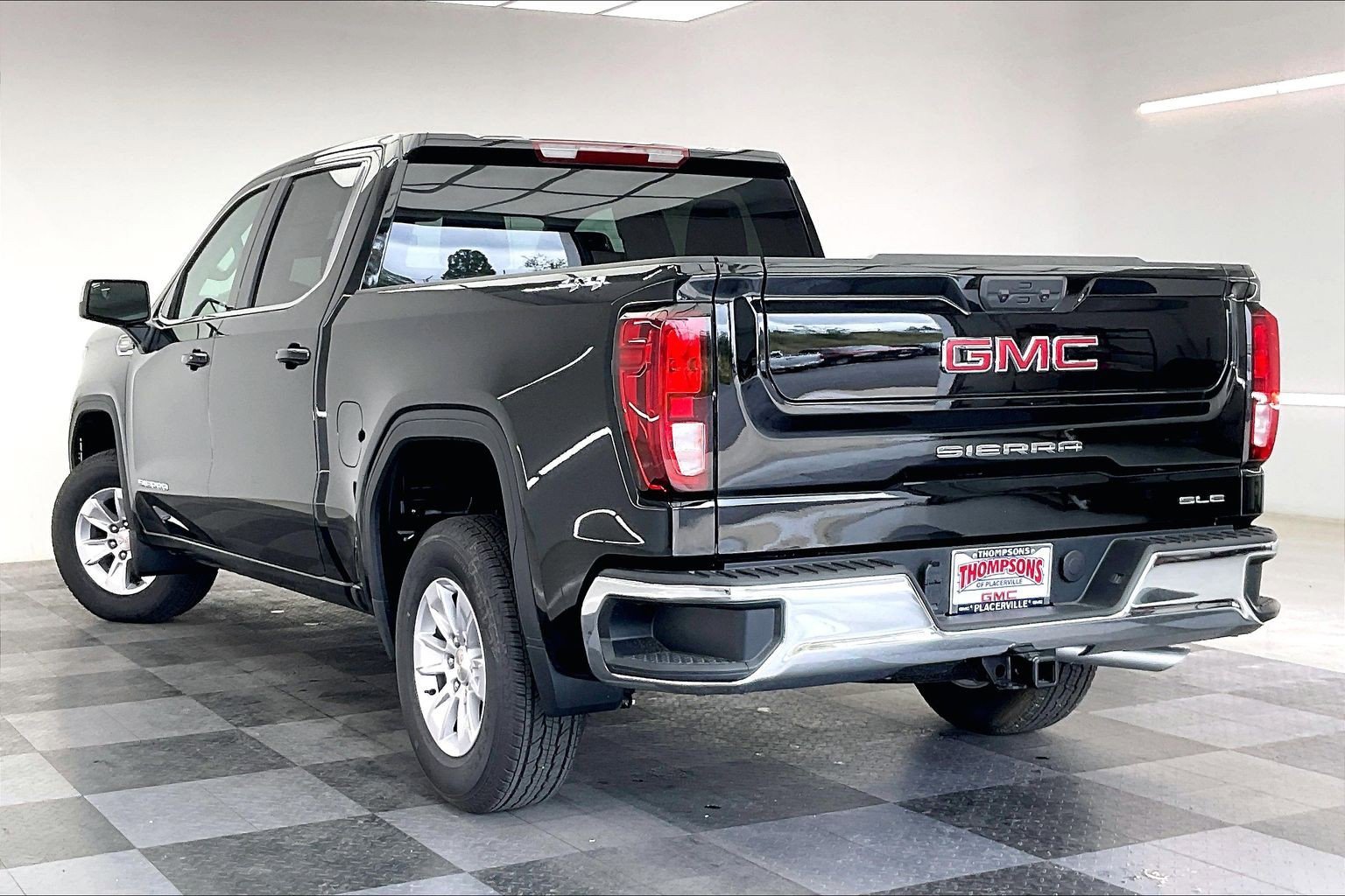 2026 GMC Sierra 1500 SLE - Photo 2