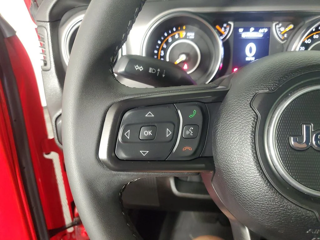 Used 2023 Red Jeep Sport S image 26
