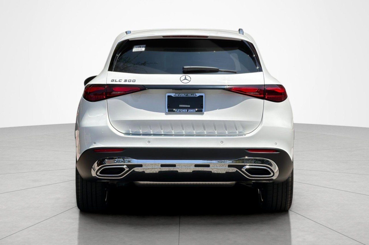 New 2026 Polar White Mercedes-Benz GLC 300 SUV image 4