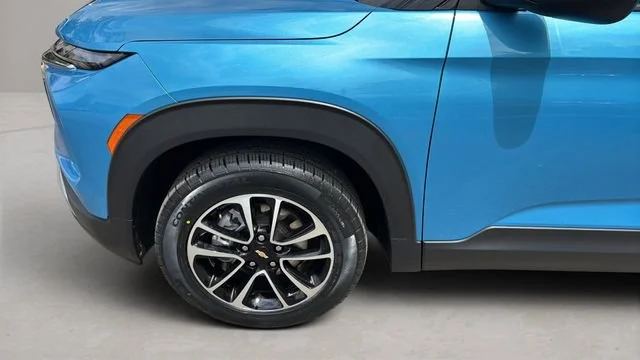 Used 2025 Marina Blue Metallic Chevrolet LT image 35