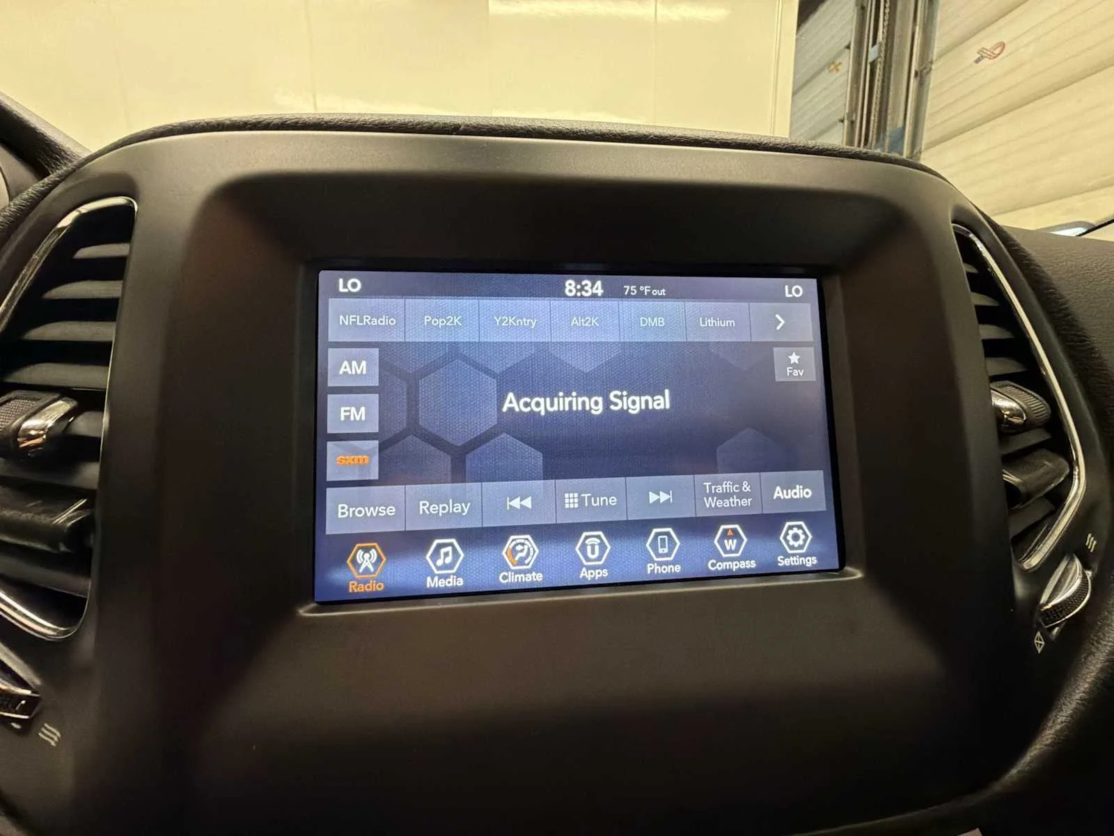 Used 2020 White Clearcoat Jeep Latitude image 12