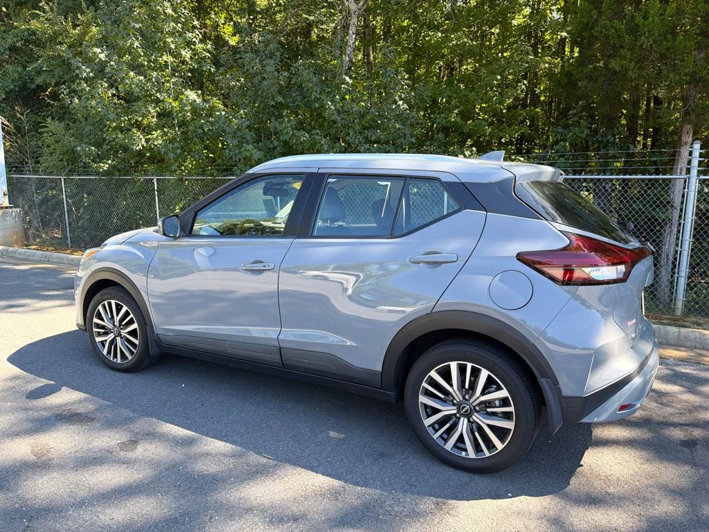 Used 2023 Gray Nissan SV image 12