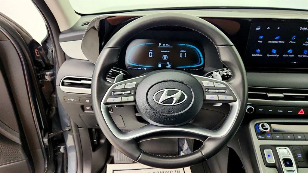 Used 2025 Steel Graphite Hyundai XRT AWD image 15