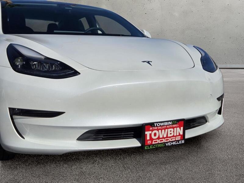 Used 2023  Tesla Performance image 9