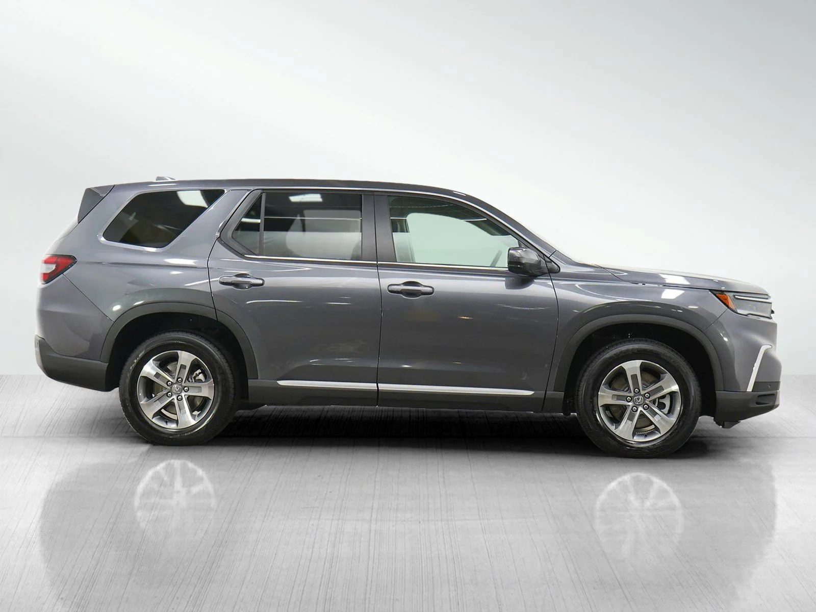 Used 2025 Meteorite Gray Metallic Honda EX-L image 6