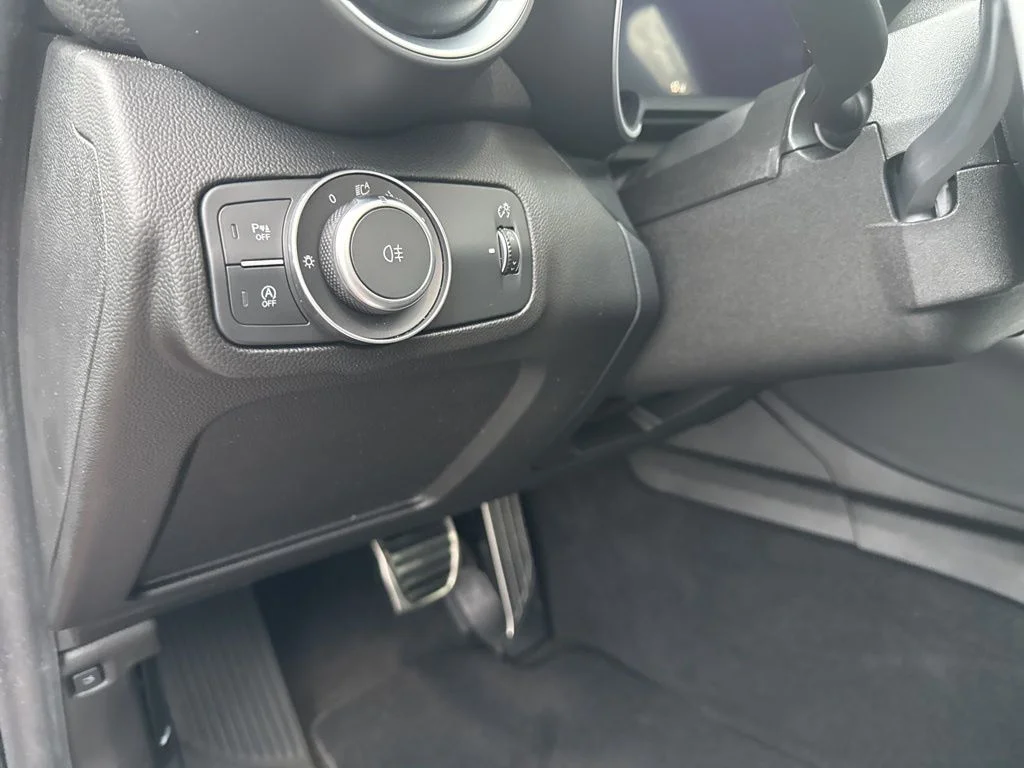 New 2026 Black Alfa Romeo Base image 15