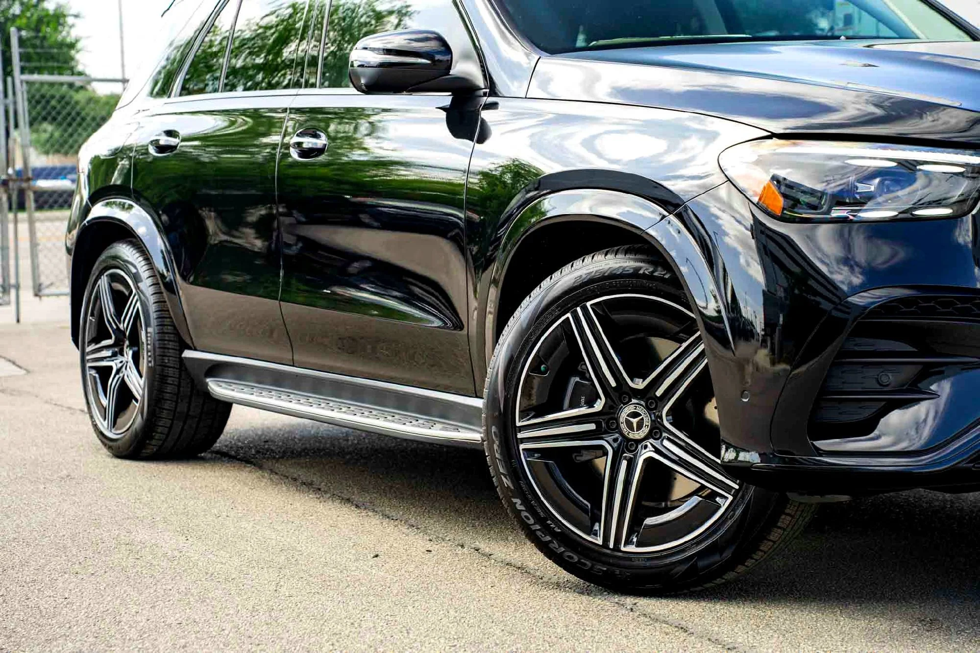 New 2026 Obsidian Mercedes-Benz GLE 450 image 2