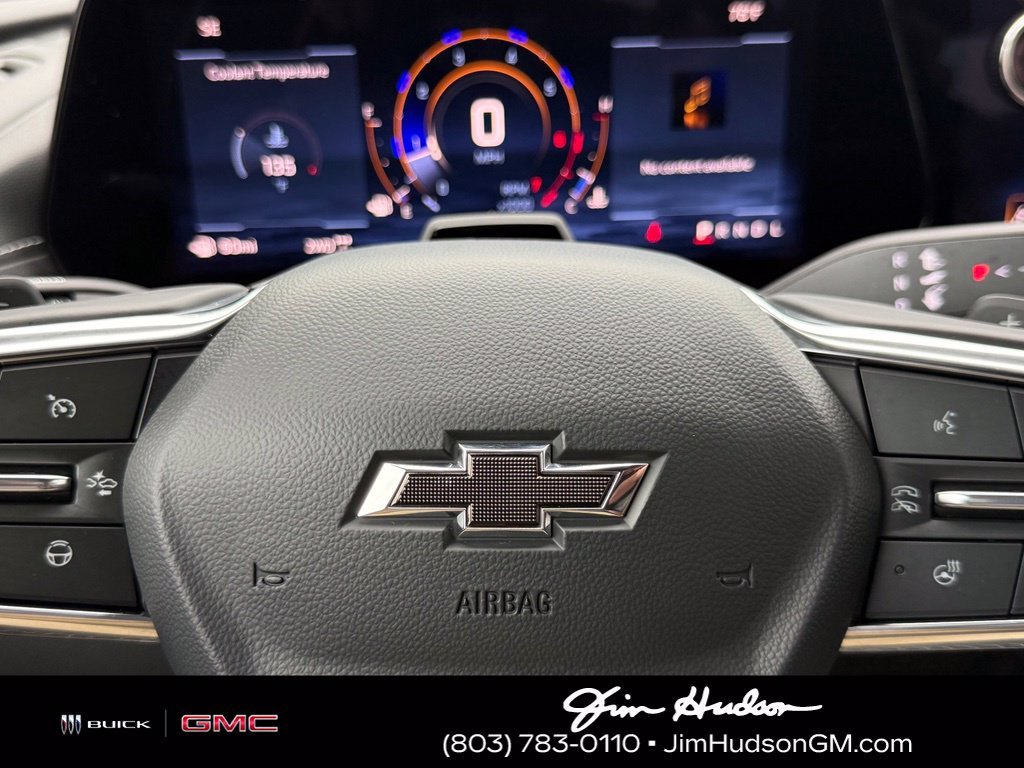 Used 2024 Gray Chevrolet Z71 image 28