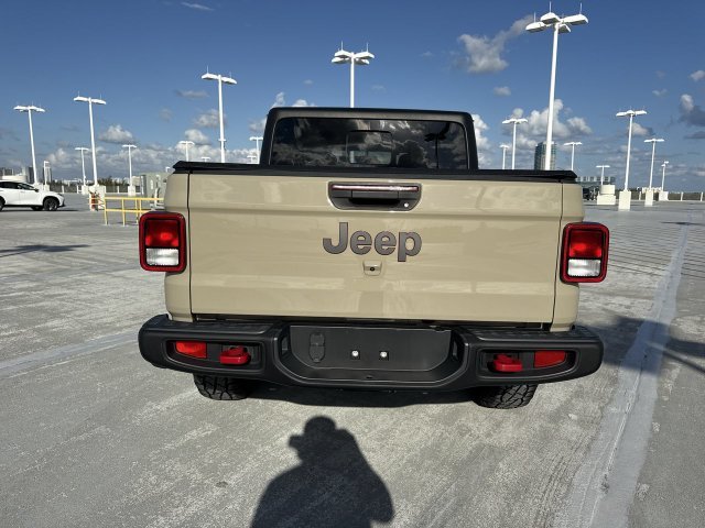 Used 2022  Jeep Rubicon image 23