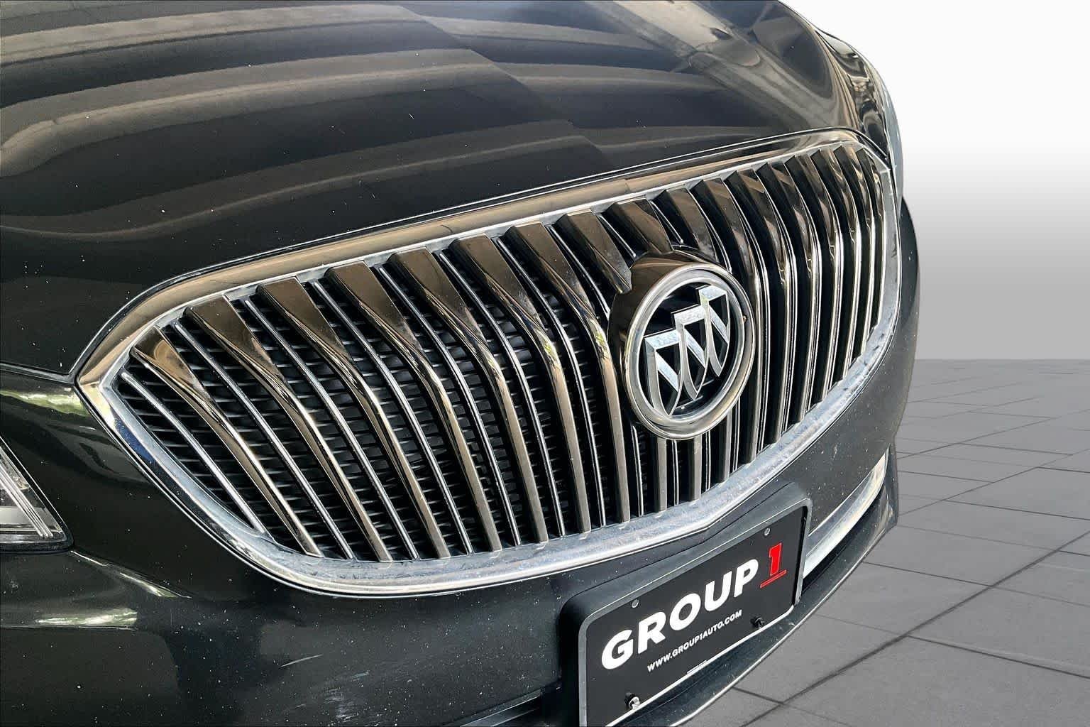 Used 2015 Smoky Gray Metallic Buick Leather image 28