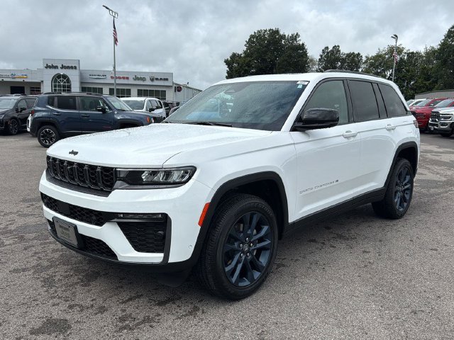New 2026 Bright White Clear-Coat Exterior Paint Jeep  image 1