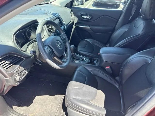 Used 2020 Red Jeep Latitude Plus image 8
