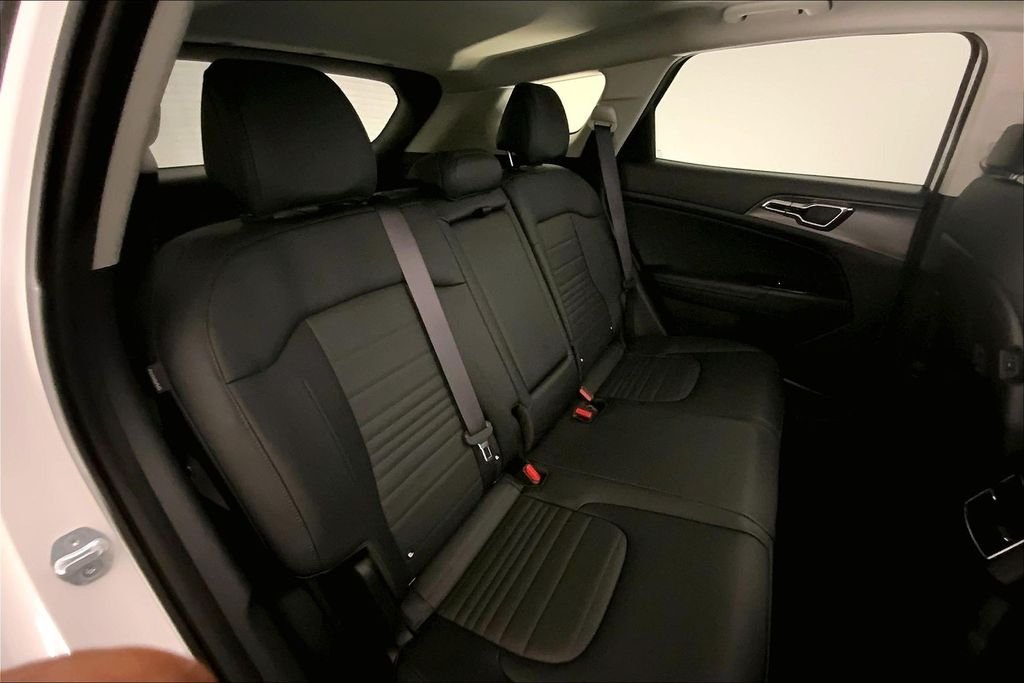 Used 2025 Snow White Pearl Kia SX-Prestige image 15