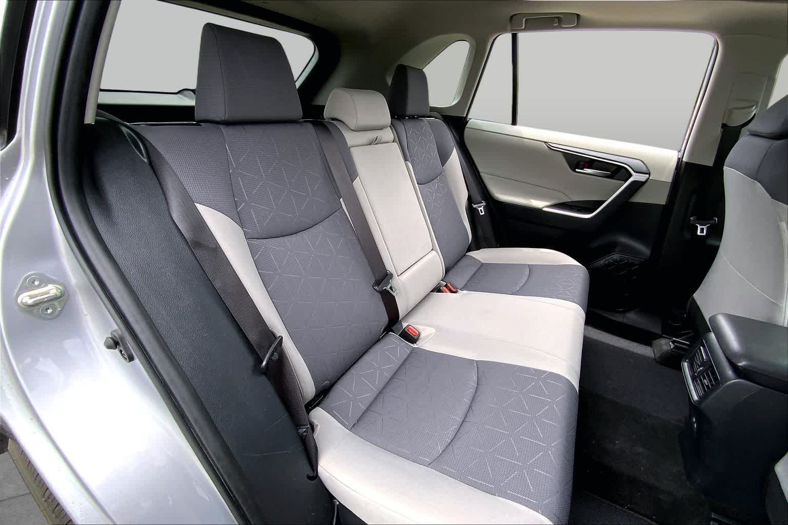 Used 2024 Silver Sky Metallic Toyota Hybrid XLE image 19