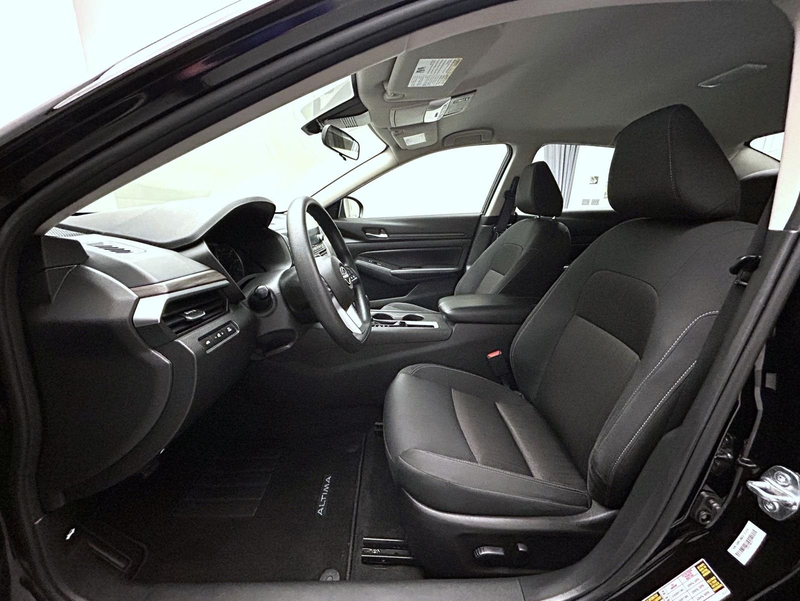 Used 2025 Black Nissan 2.5 SV image 10