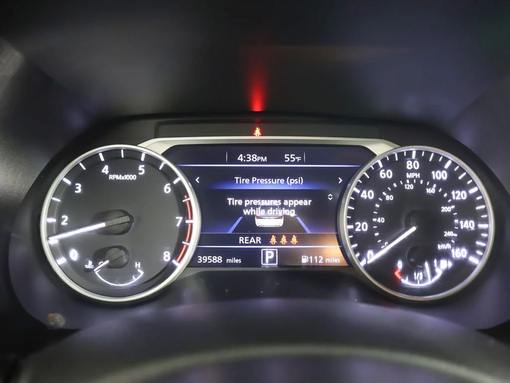 Used 2022 Scarlet Nissan SV image 37