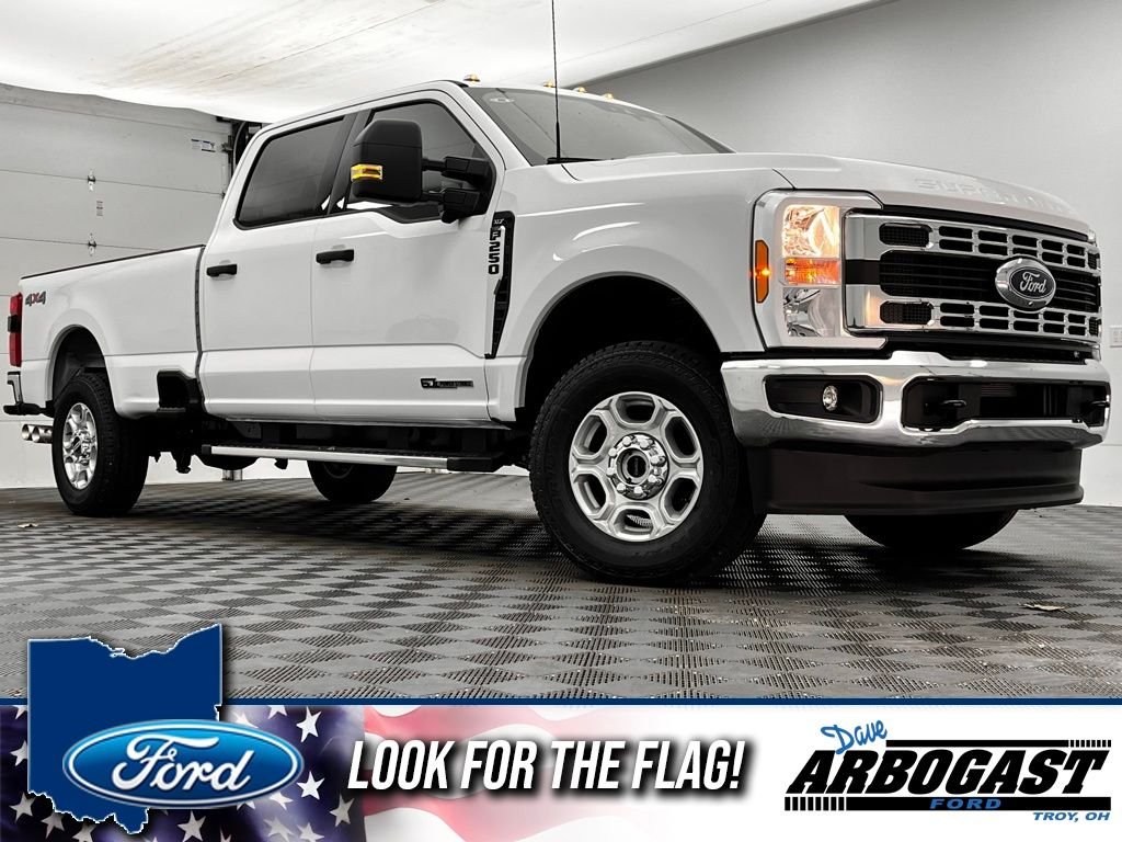 New 2026 White Ford XLT image 1