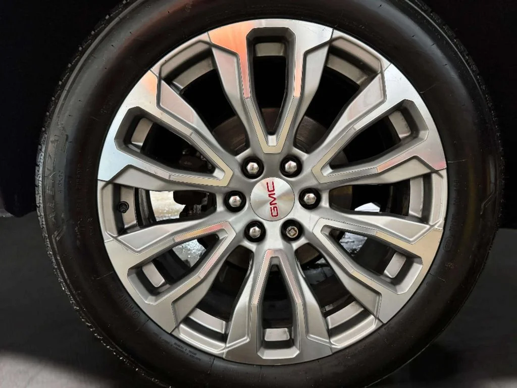 Used 2022 Black GMC Denali image 32