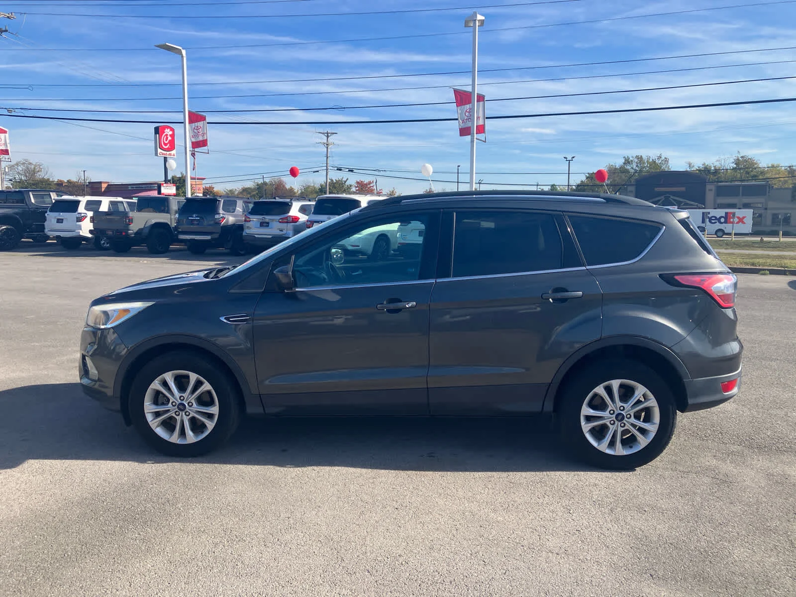Used 2017 Magnetic Metallic Ford SE image 4