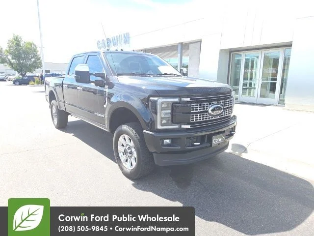 Used 2018 Shadow Black Ford  image 1