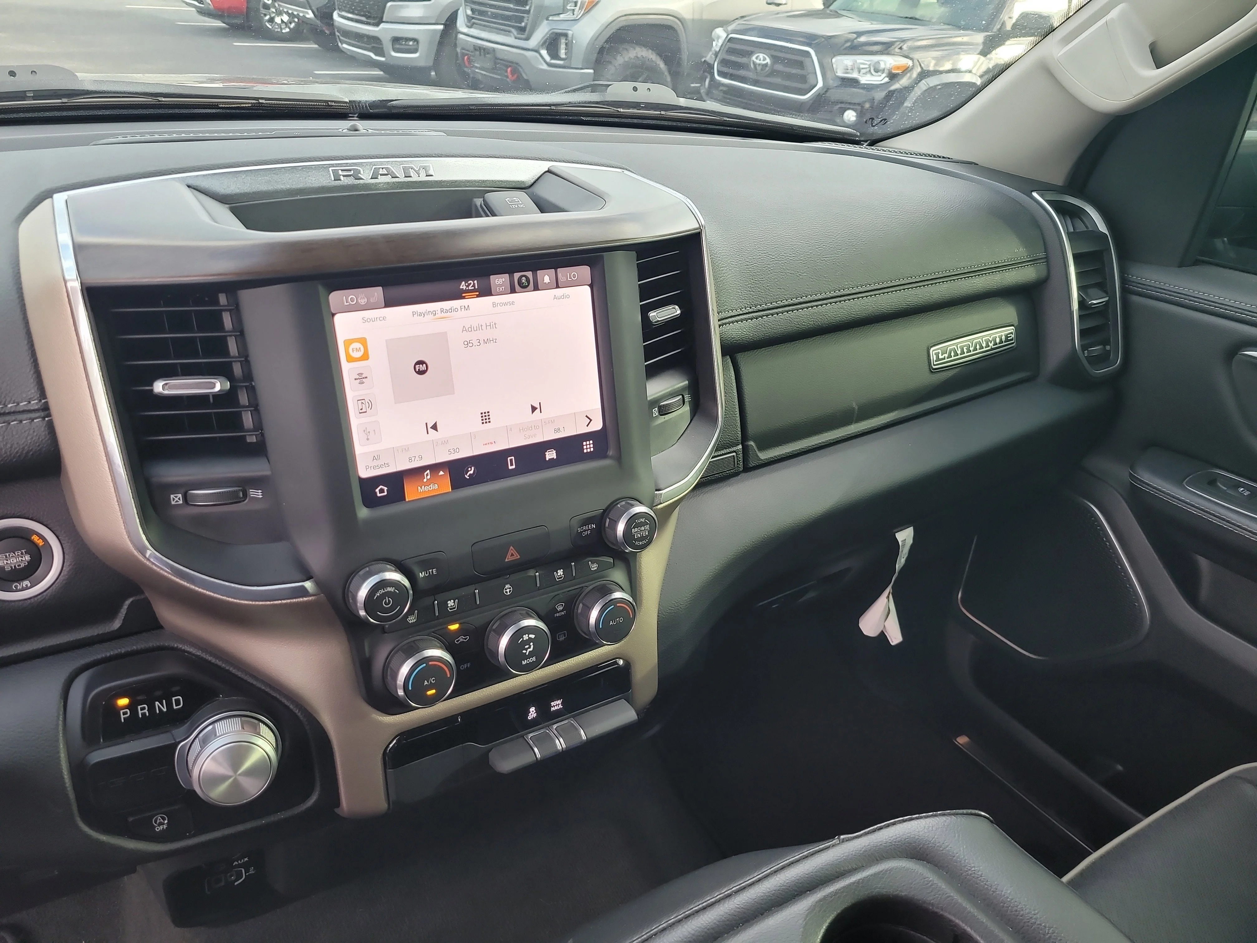 Used 2022 Patriot Blue Pearlcoat Ram Laramie image 21