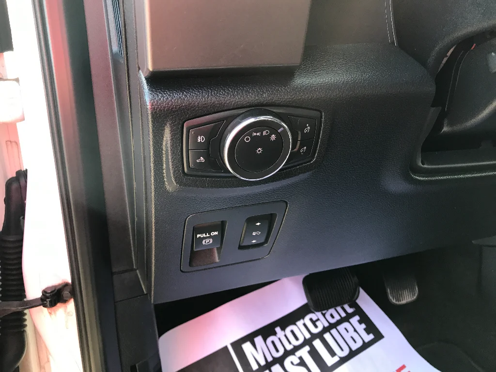 Used 2019 Oxford White Ford XLT image 8
