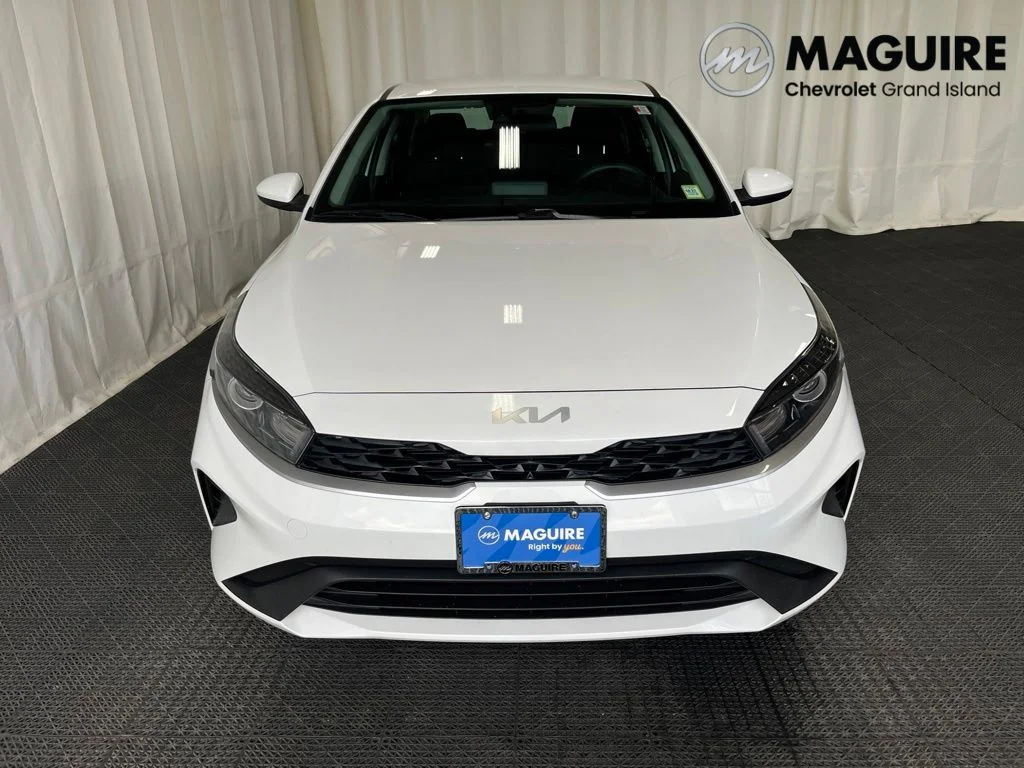 Used 2023 White Kia LXS image 28