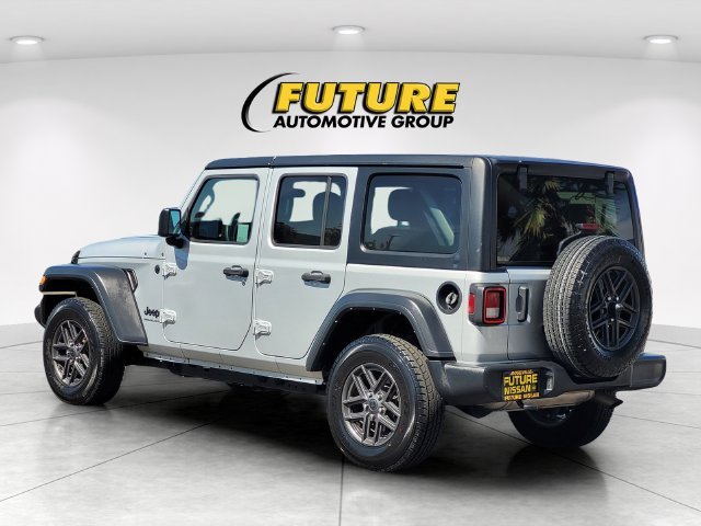 Used 2024 Silver Jeep Sport S image 7